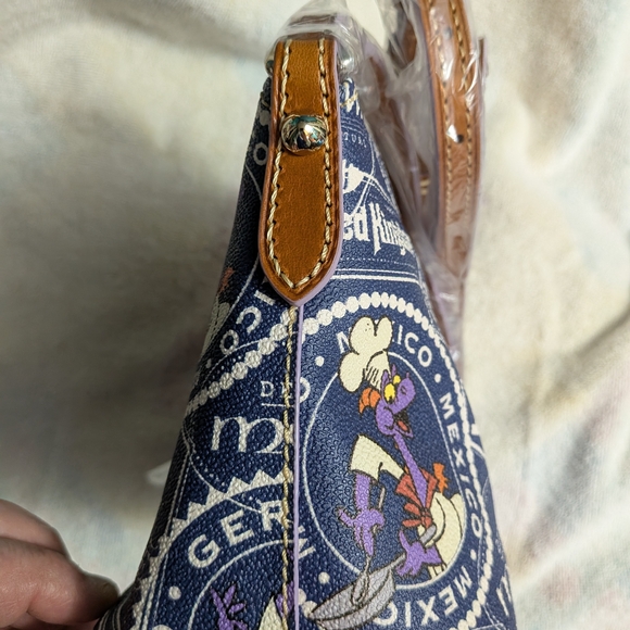 Dooney & Bourke 2017 Epcot Food And Wine Festival Crossbody Bag - Picture 5 of 9